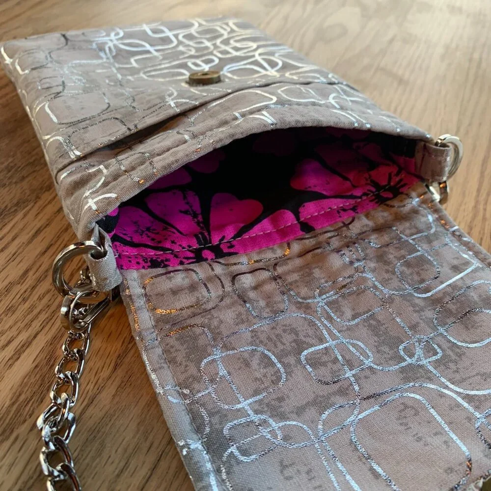 Handcrafted Grey/Silver Modern Metallic Crossbody Bag - NEW - Picture 7 of 8